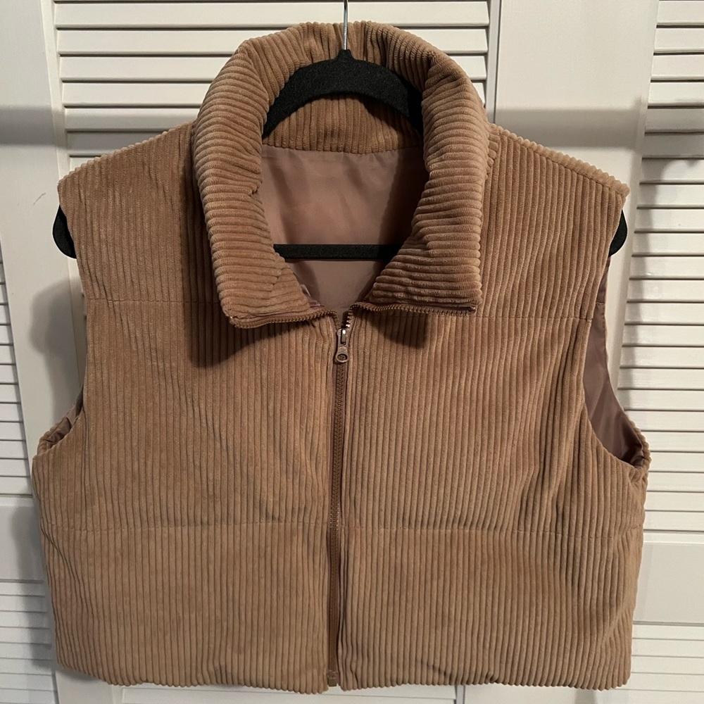 Cropped tan Corduroy puffer